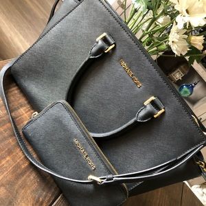 Michael kors purse and wallet